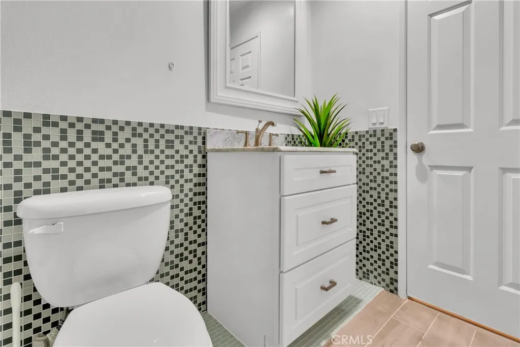 1014 La Costa Drive L204, Corona, California 92879 home-pic-19